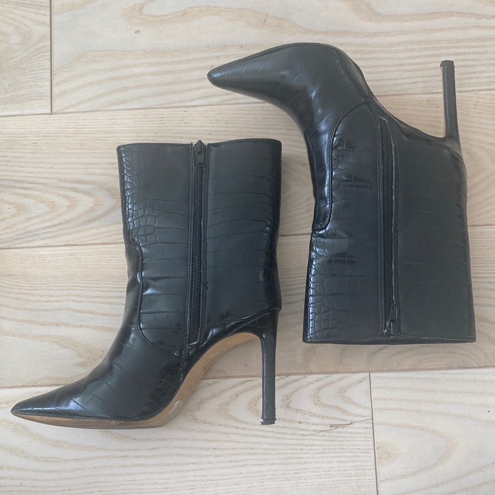 Express Black Croc-Patterned Heeled Boots - image 2